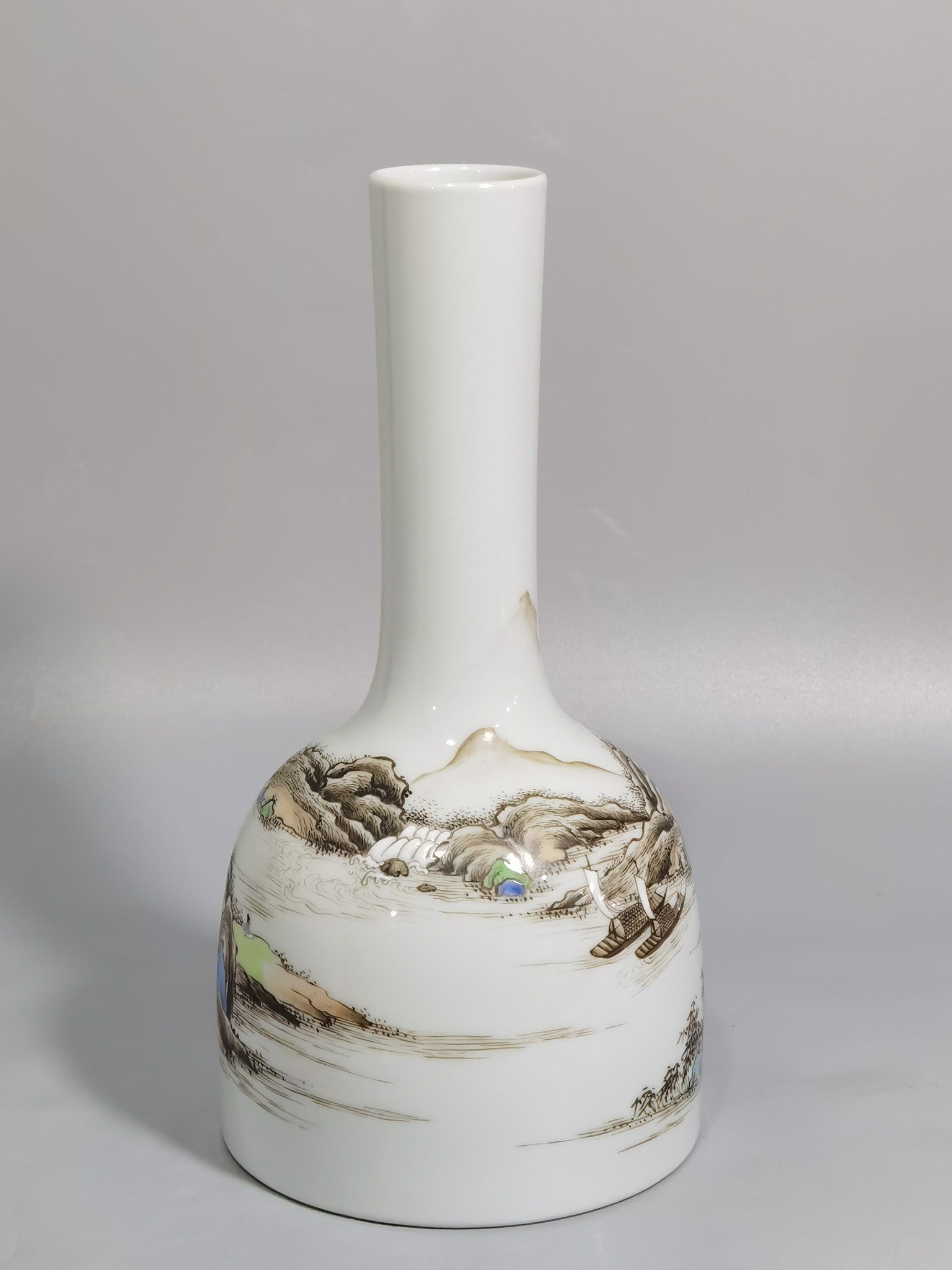 Qing Dynasty Yongzheng pastel landscape figure rattle statue