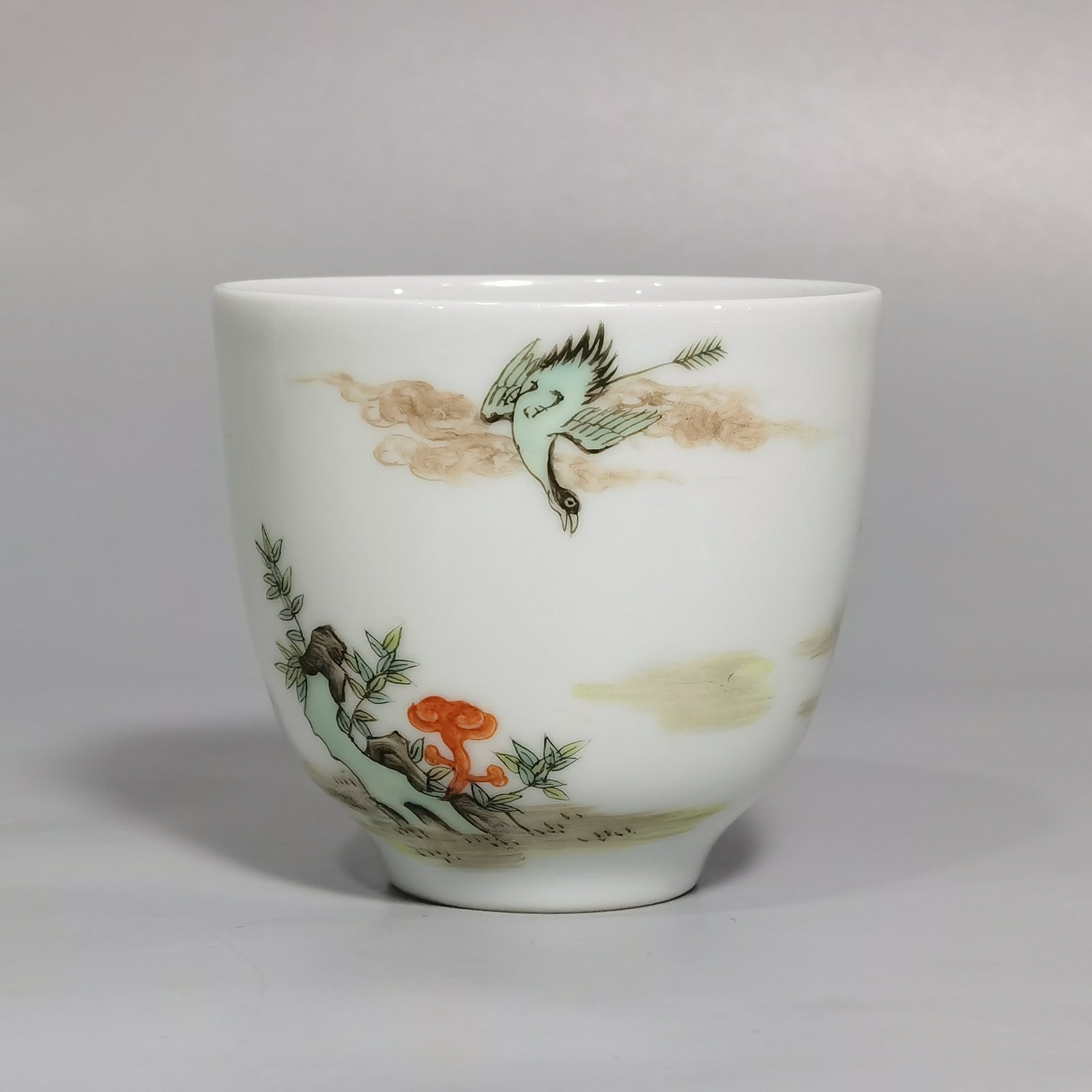 Qing Dynasty Yongzheng Pastel Godson Shooting Bird Cup