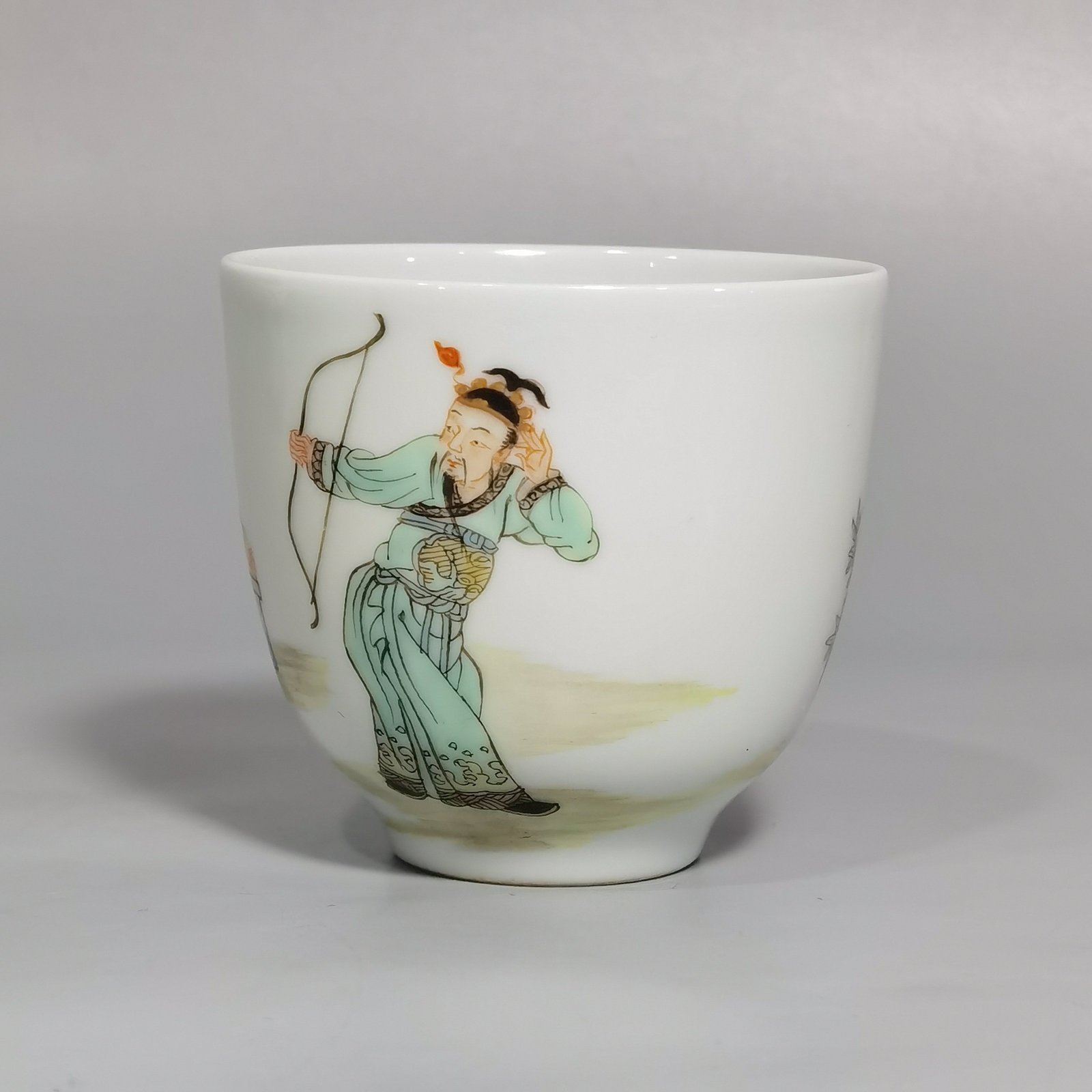 Qing Dynasty Yongzheng Pastel Godson Shooting Bird Cup