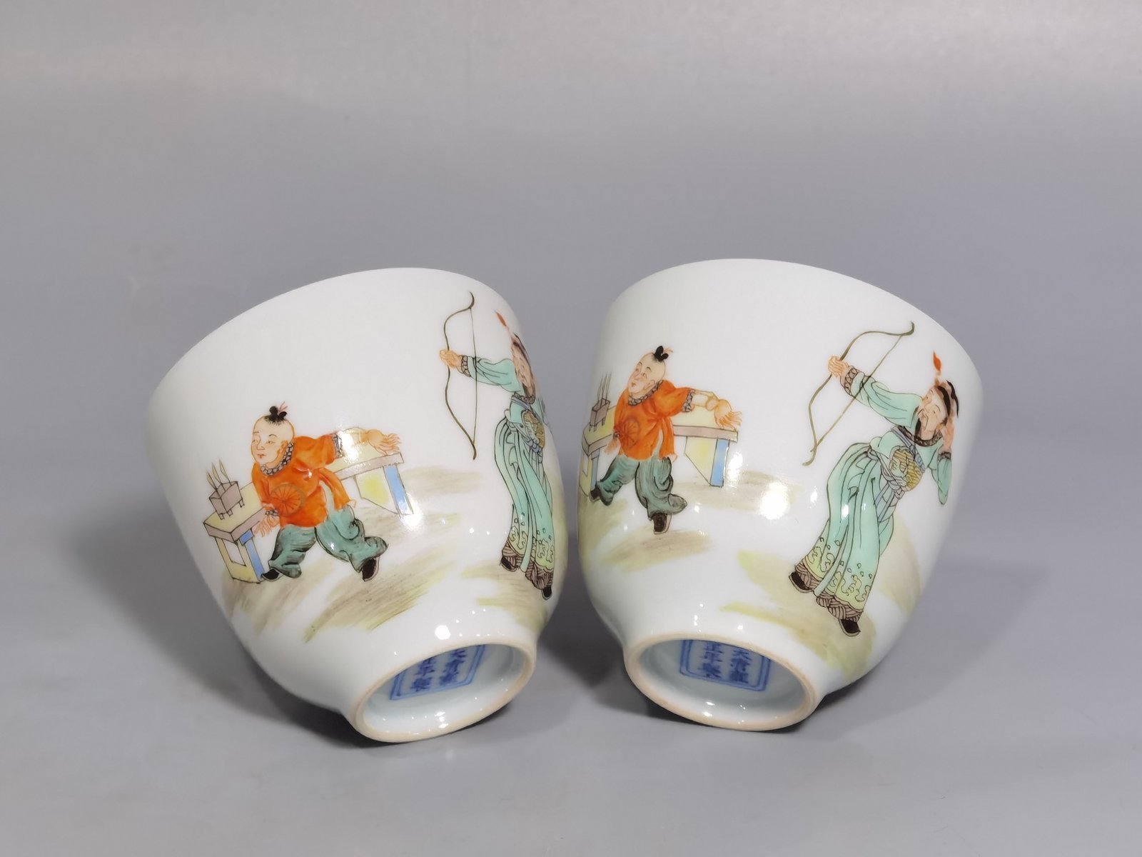 Qing Dynasty Yongzheng Pastel Godson Shooting Bird Cup
