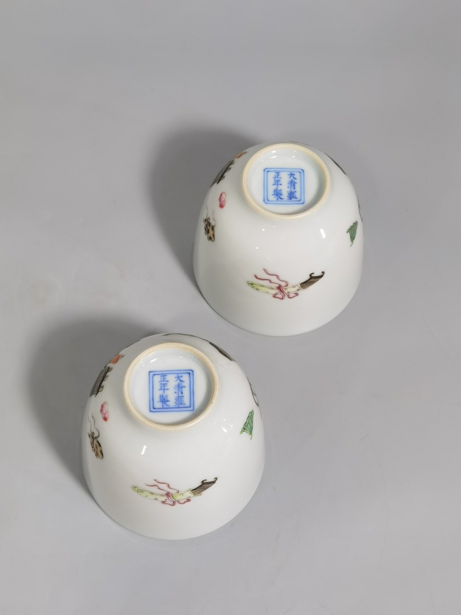 Qing Dynasty Yongzheng pair of pastel literati cups