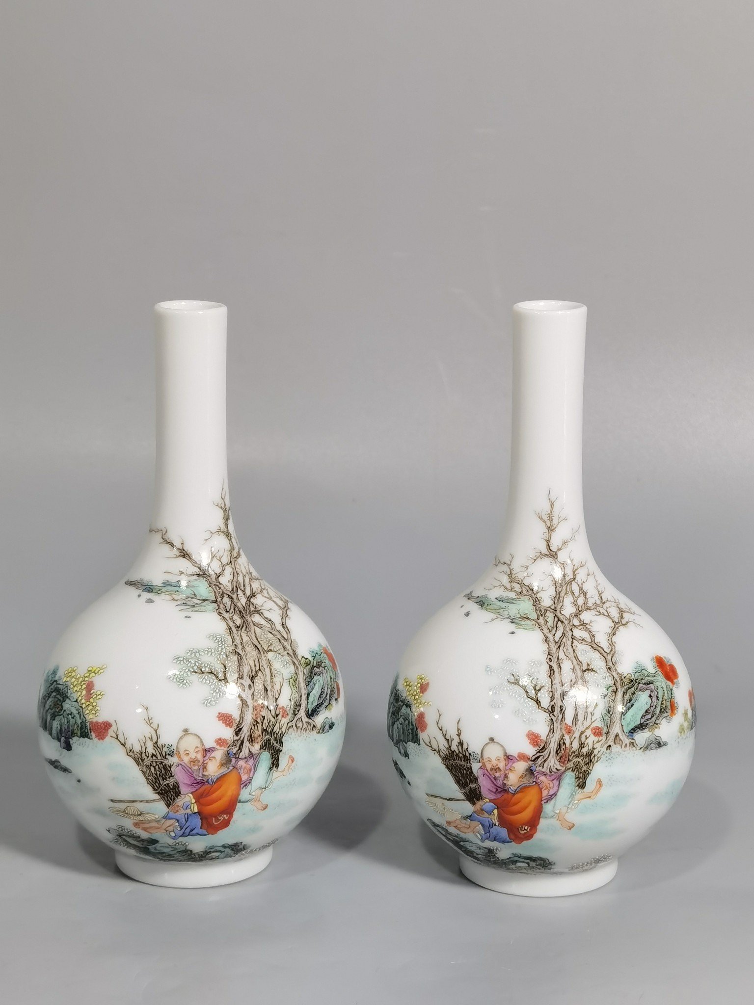 Qing Dynasty Yongzheng Pastel woodcutter chopping firewood bottle