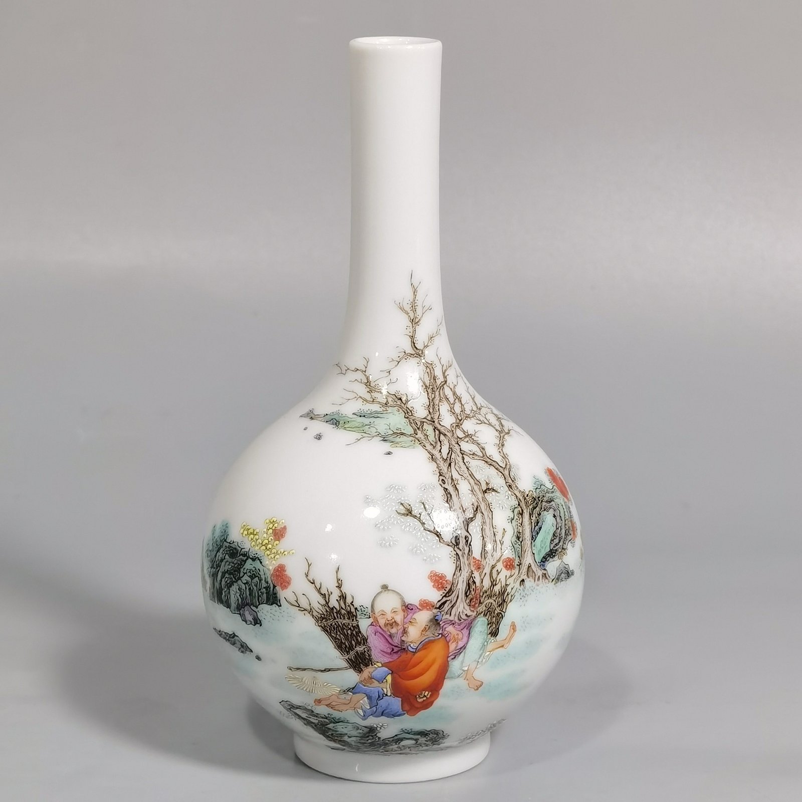 Qing Dynasty Yongzheng Pastel woodcutter chopping firewood bottle