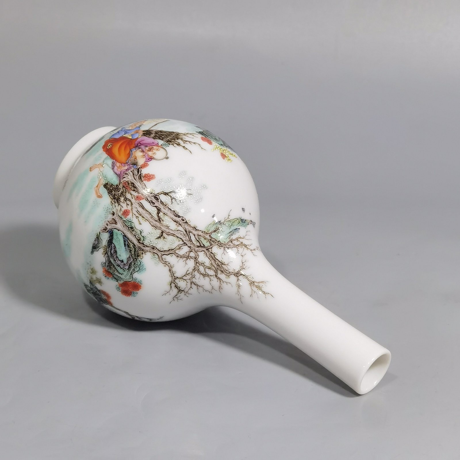 Qing Dynasty Yongzheng Pastel woodcutter chopping firewood bottle