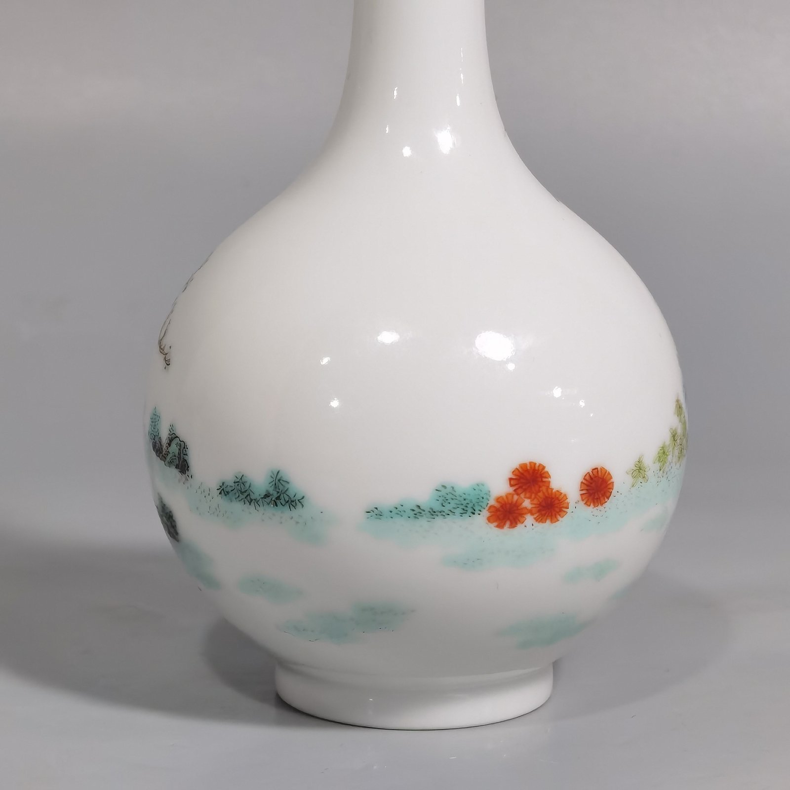Qing Dynasty Yongzheng Pastel woodcutter chopping firewood bottle