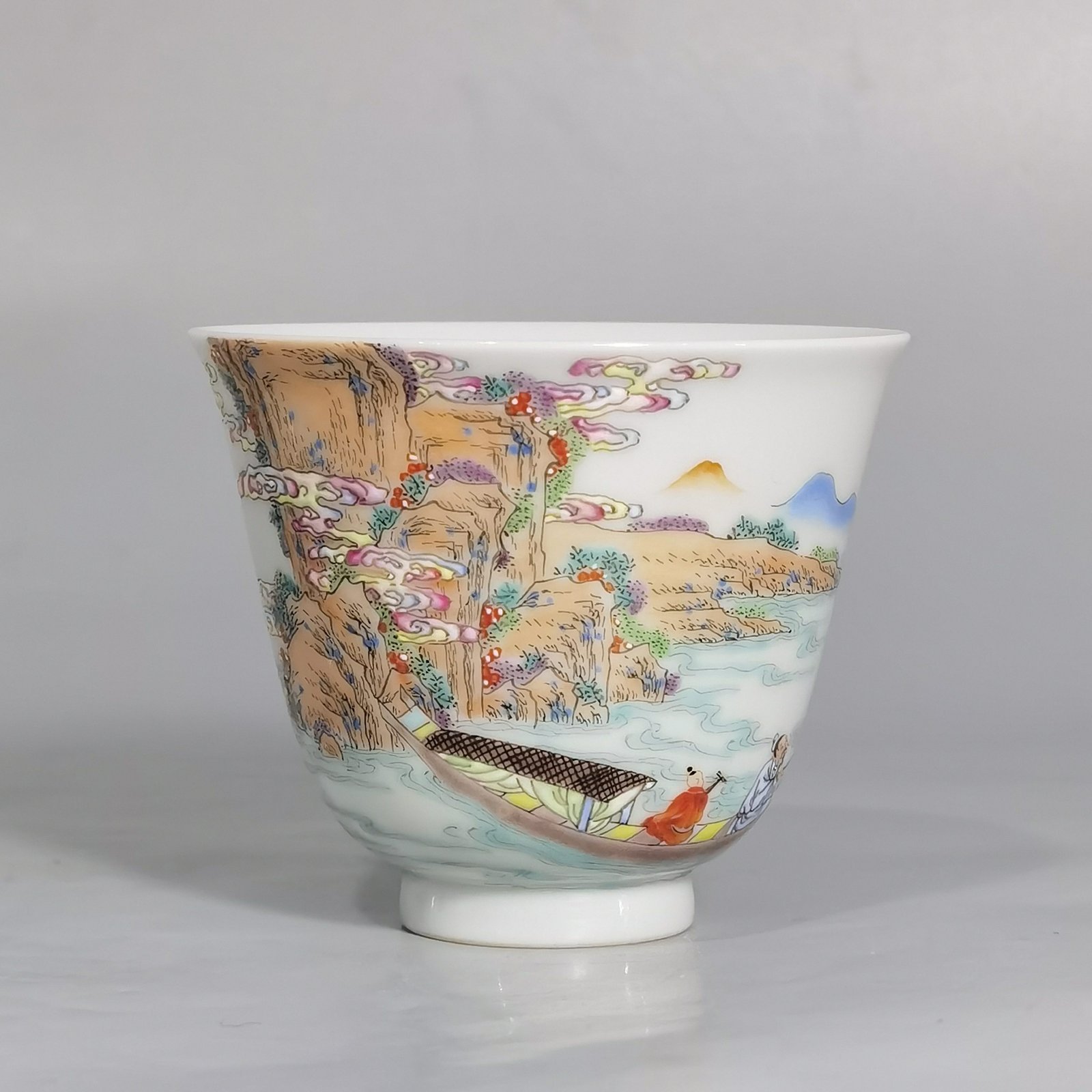 Qing Dynasty Yongzheng famille rose Xiaoxiang Guanlan map poem cup