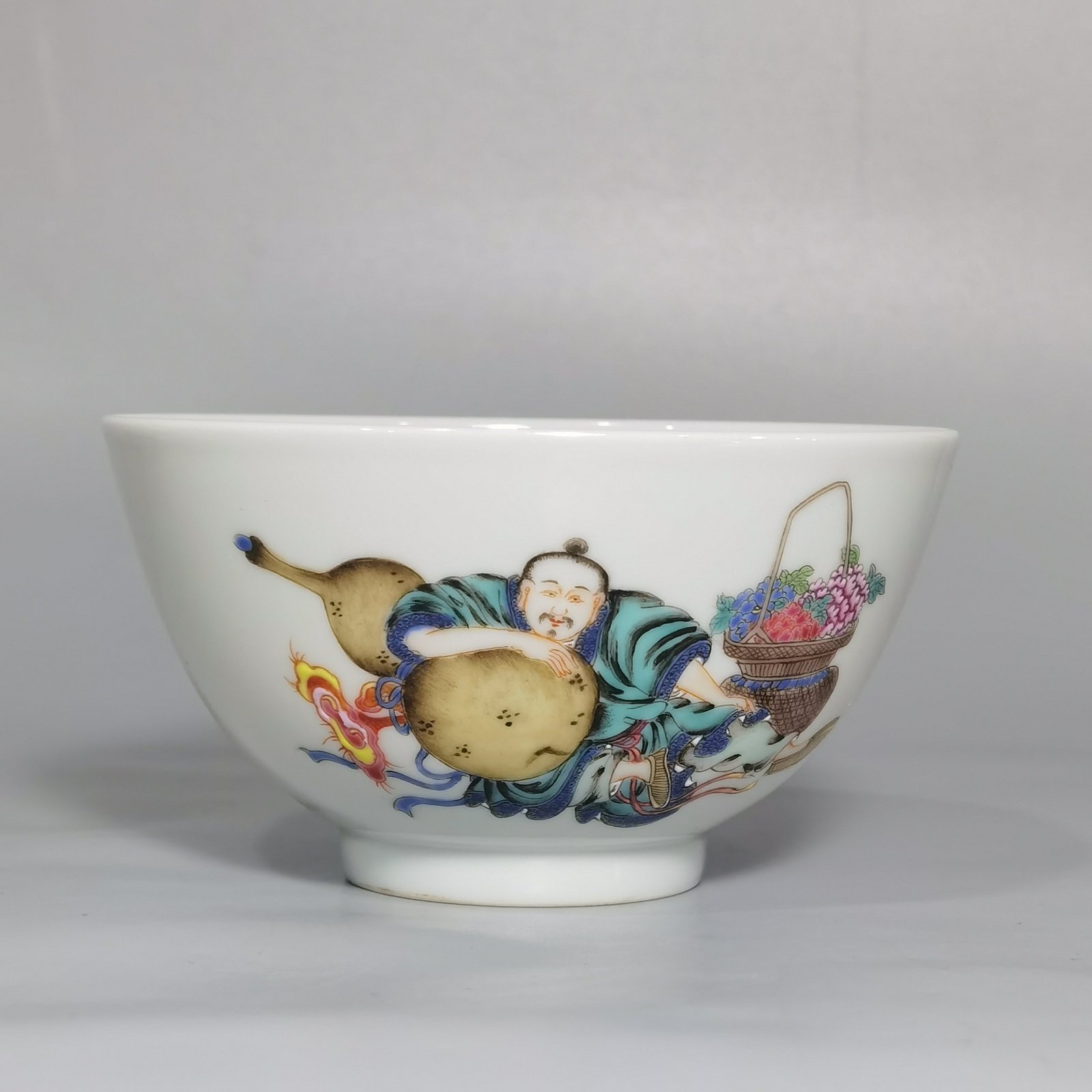 Qing Dynasty Yongzheng pastel paintings of Fulu figures pair of small bowls