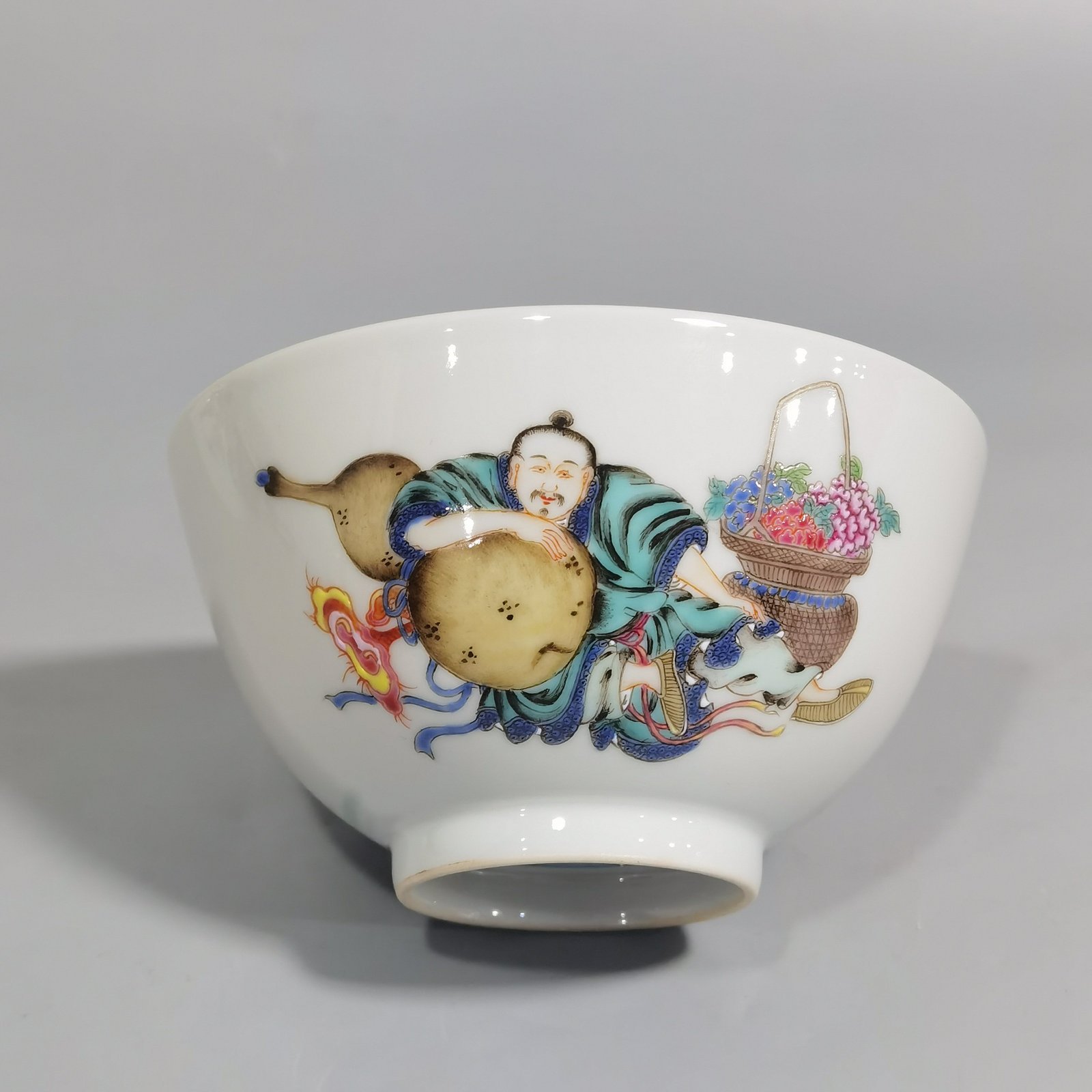 Qing Dynasty Yongzheng pastel paintings of Fulu figures pair of small bowls