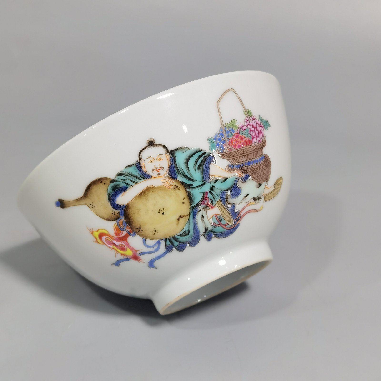 Qing Dynasty Yongzheng pastel paintings of Fulu figures pair of small bowls