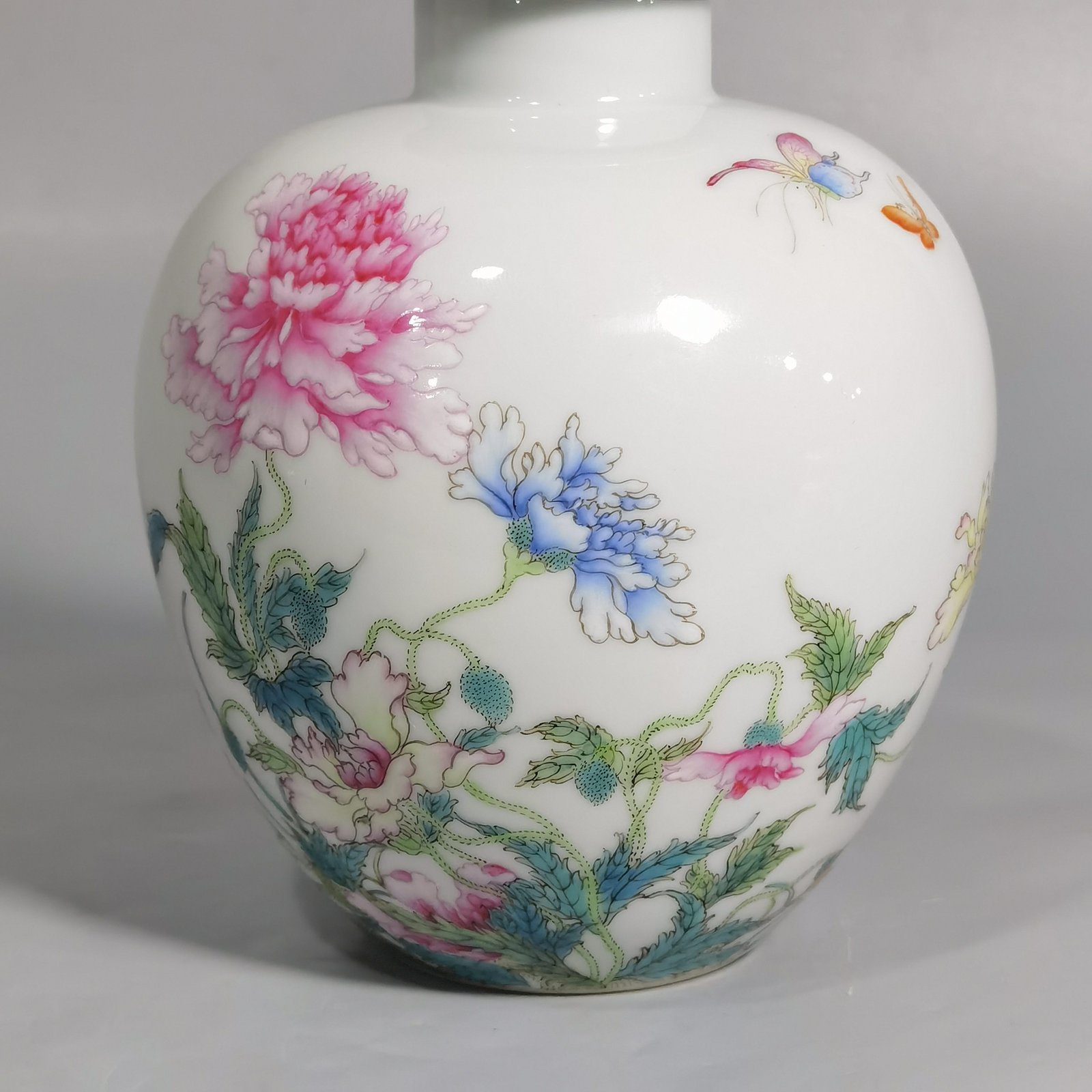 Qing Dynasty Yongzheng pastel poppy poppy poem-covered jar