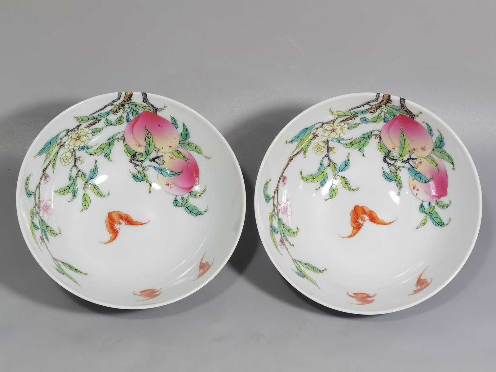Qing Dynasty Yongzheng pair of famille rose six-peach and five-blessing bowl