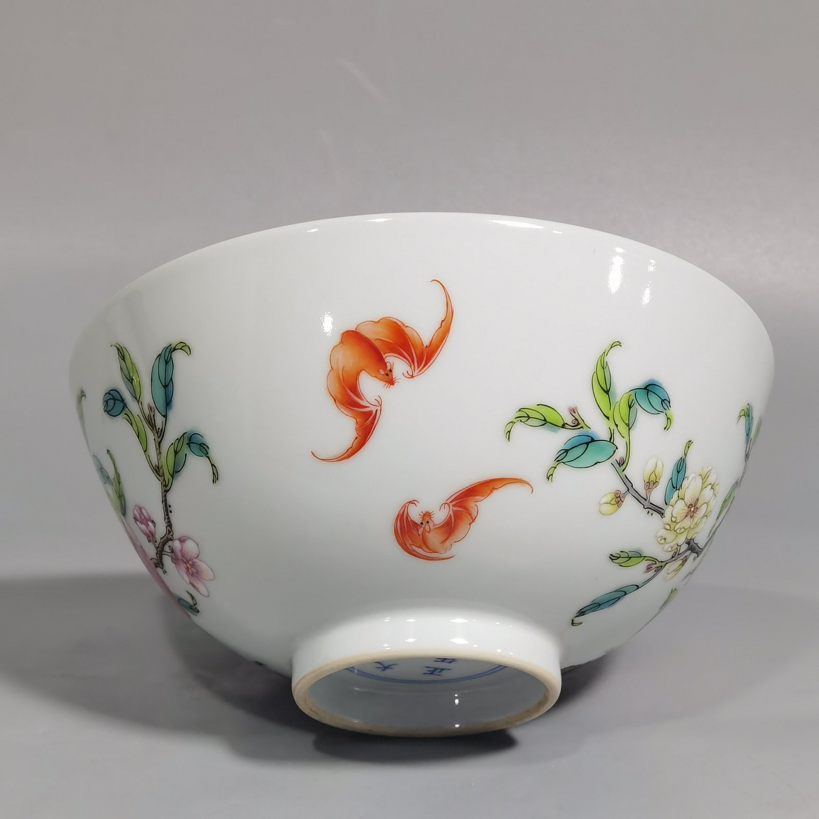 Qing Dynasty Yongzheng pair of famille rose six-peach and five-blessing bowl