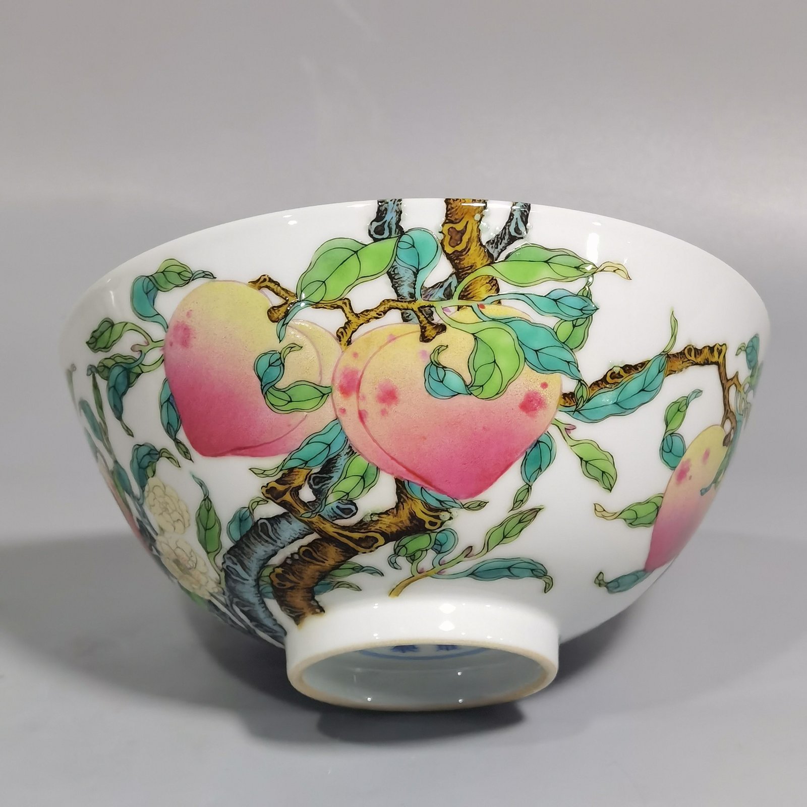 Qing Dynasty Yongzheng pair of famille rose six-peach and five-blessing bowls