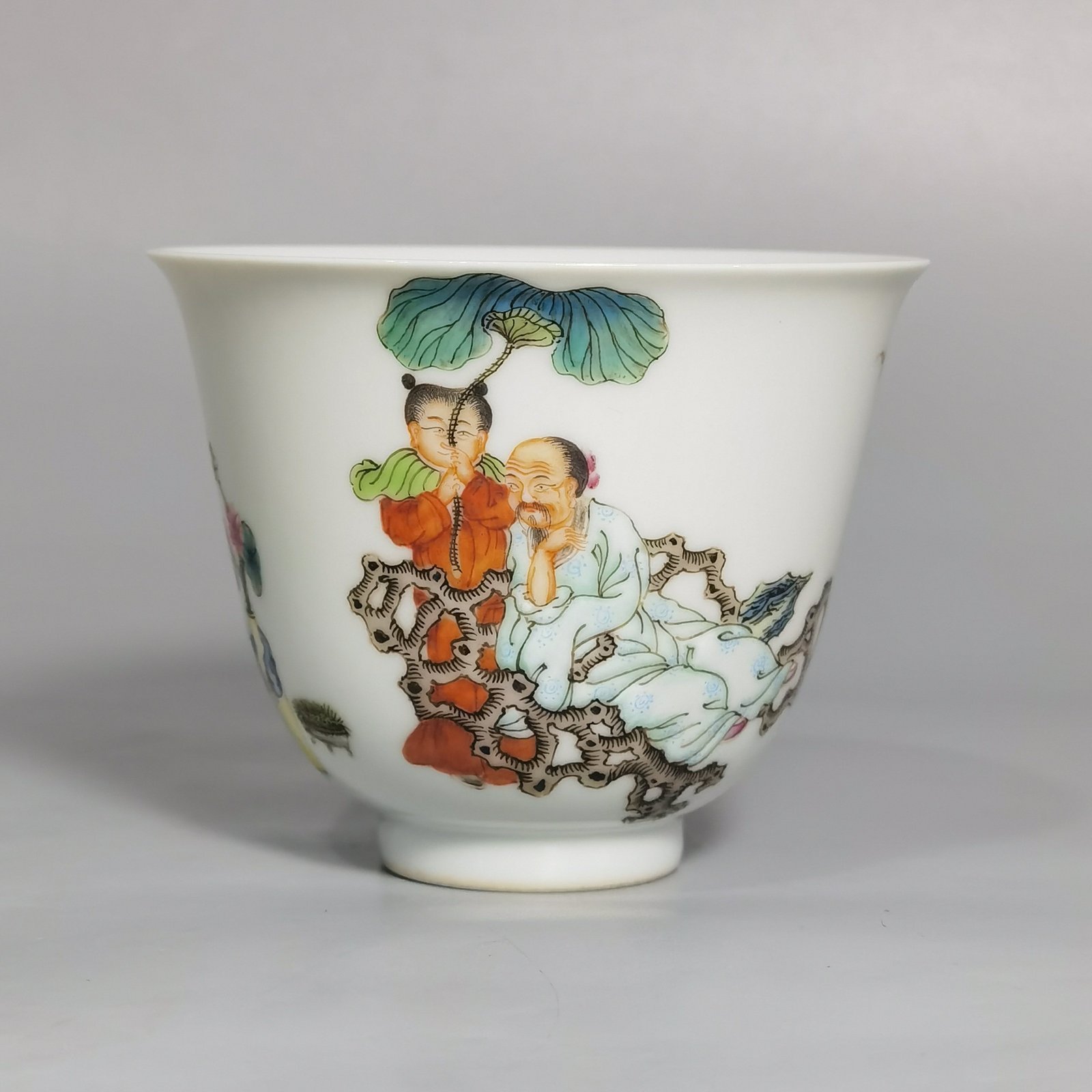 Qing Dynasty Yongzheng pastel-colored Coats cup