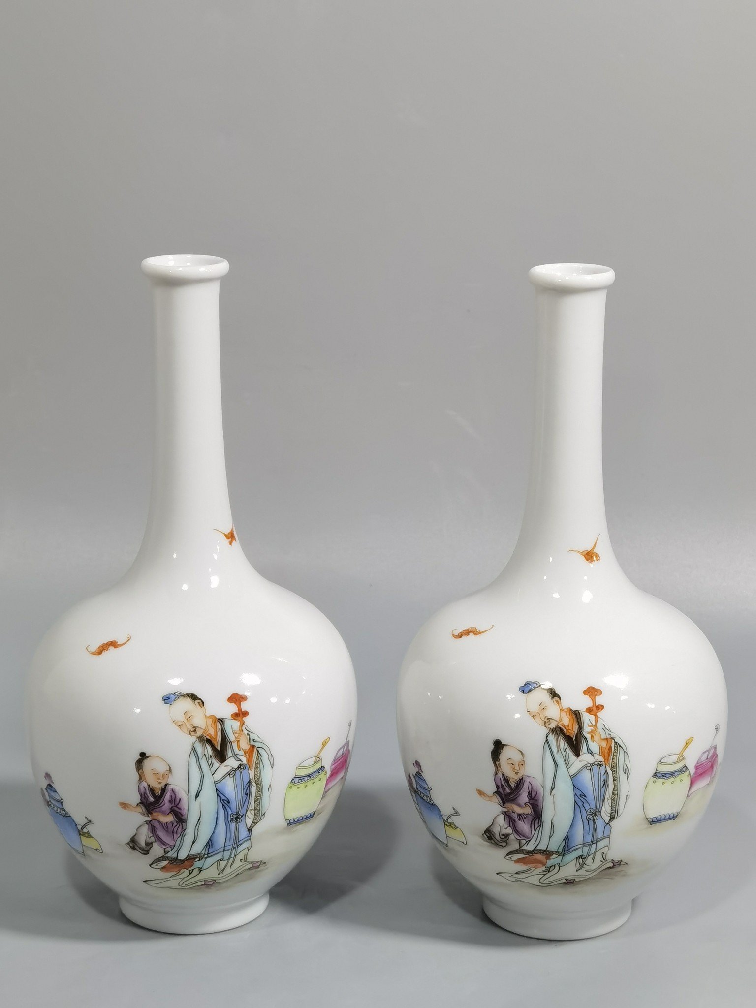 Qing Dynasty Yongzheng famille rose Couchna Futu long-strength bile vase