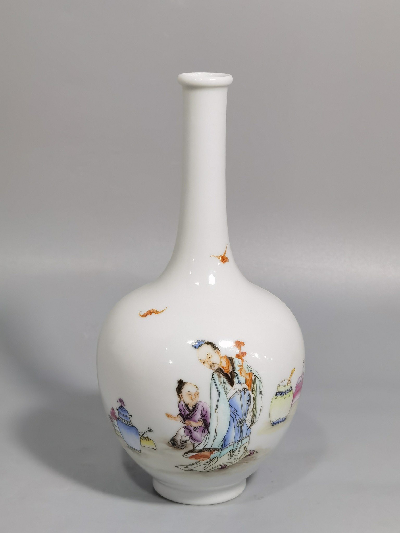 Qing Dynasty Yongzheng famille rose Couchna Futu long-strength bile vase