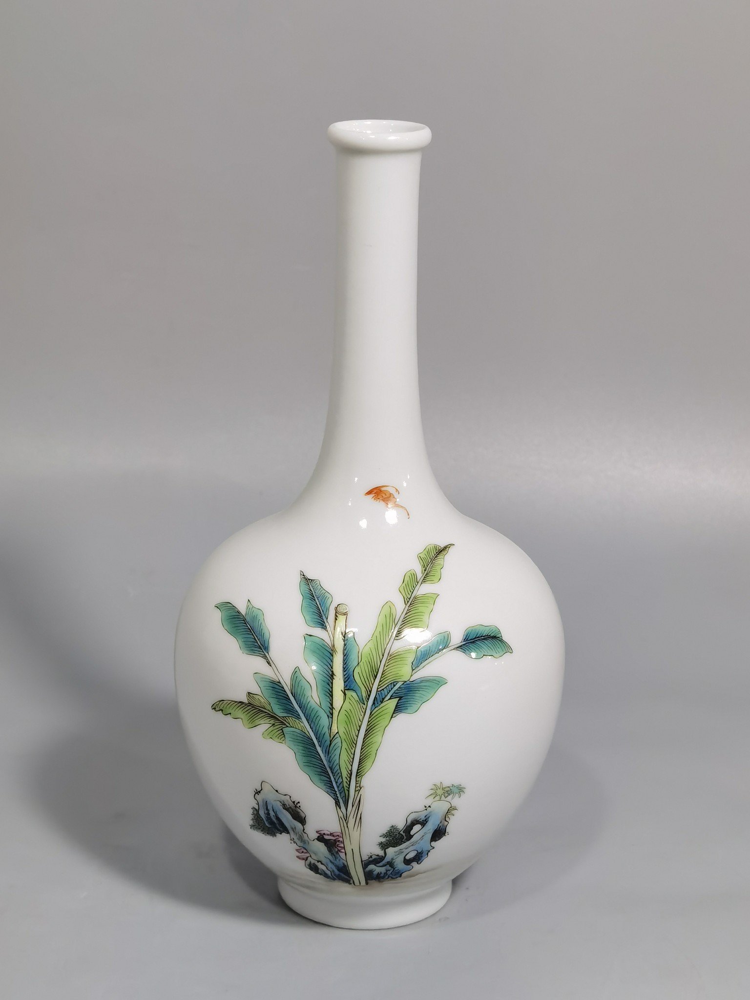 Qing Dynasty Yongzheng famille rose Couchna Futu long-strength bile vase