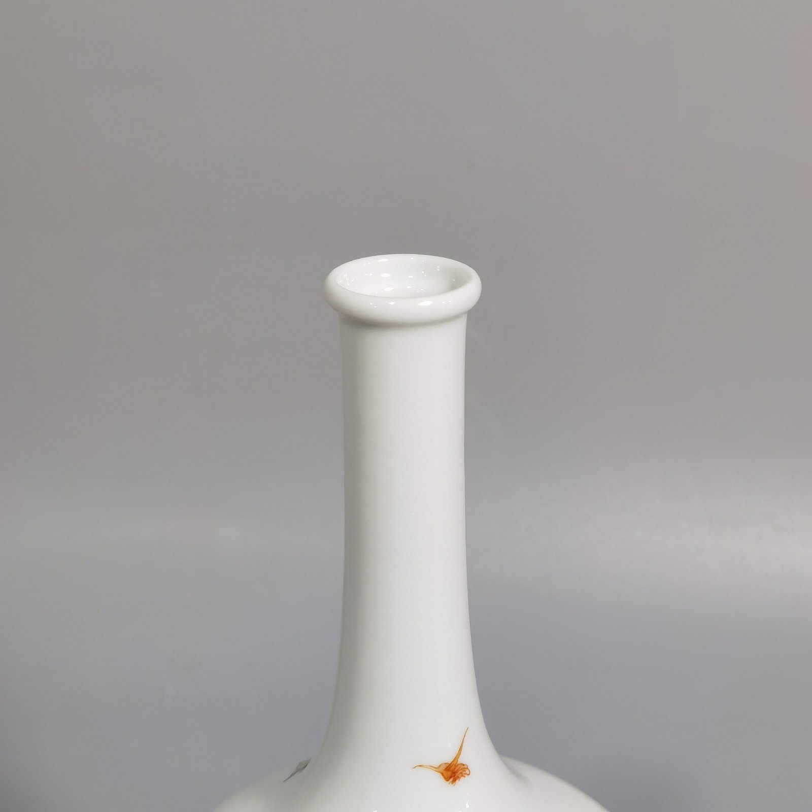 Qing Dynasty Yongzheng famille rose Couchna Futu long-strength bile vase