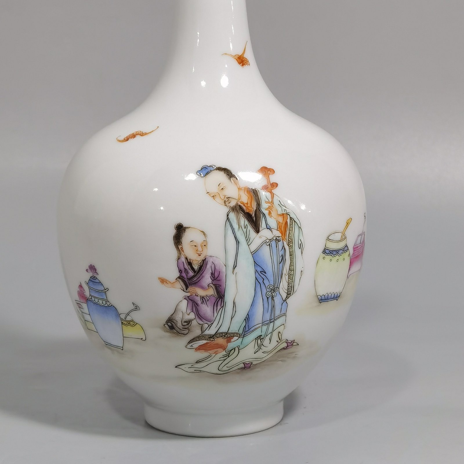 Qing Dynasty Yongzheng famille rose Couchna Futu long-strength bile vase