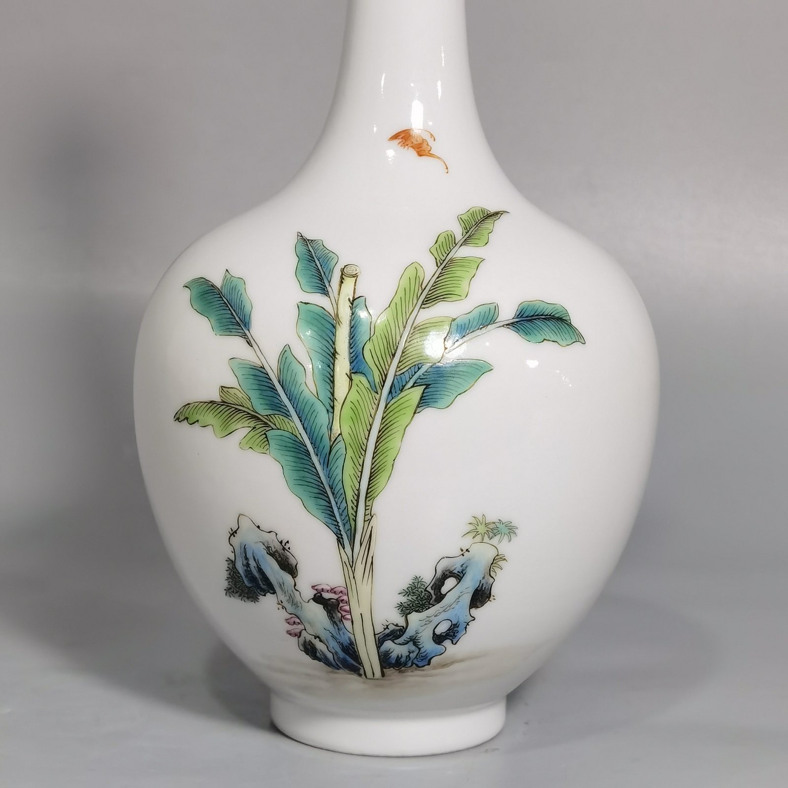 Qing Dynasty Yongzheng famille rose Couchna Futu long-strength bile vase