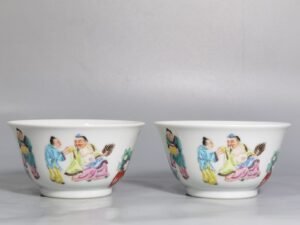 Qing Dynasty Yongzheng pair of pastel Gao Shiya collection cups