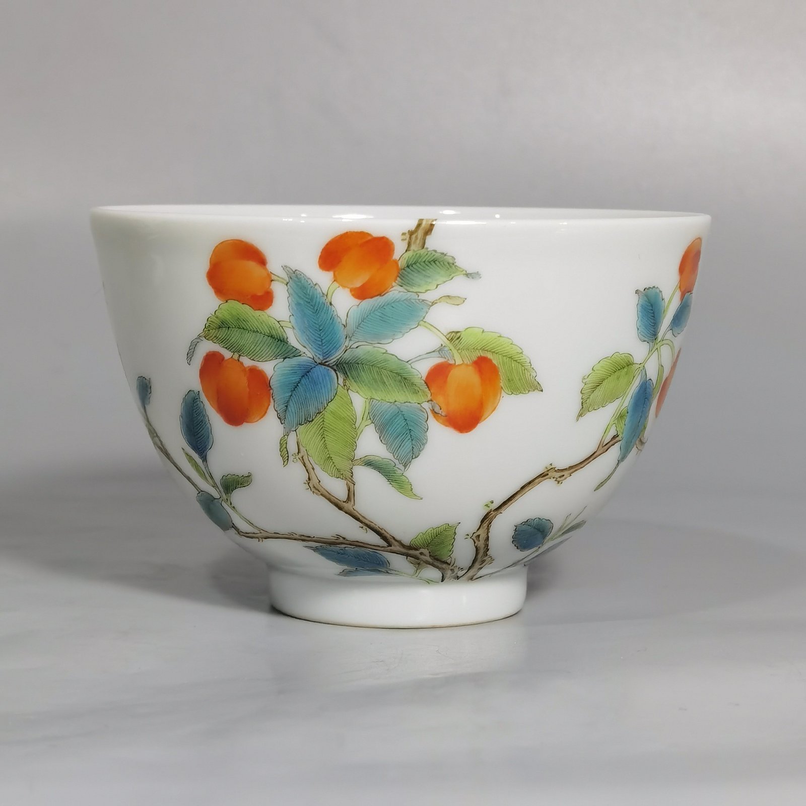 Qing Dynasty Yongzheng pair of pastel pastel cherry and flower pattern tea rounds