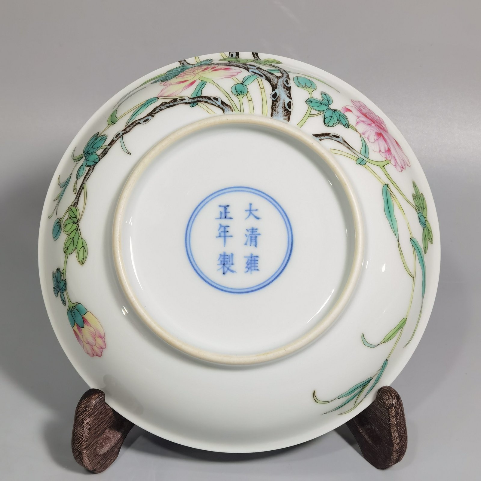 Qing Dynasty Yongzheng pair of pastel hibiscus flower and dragonfly plates