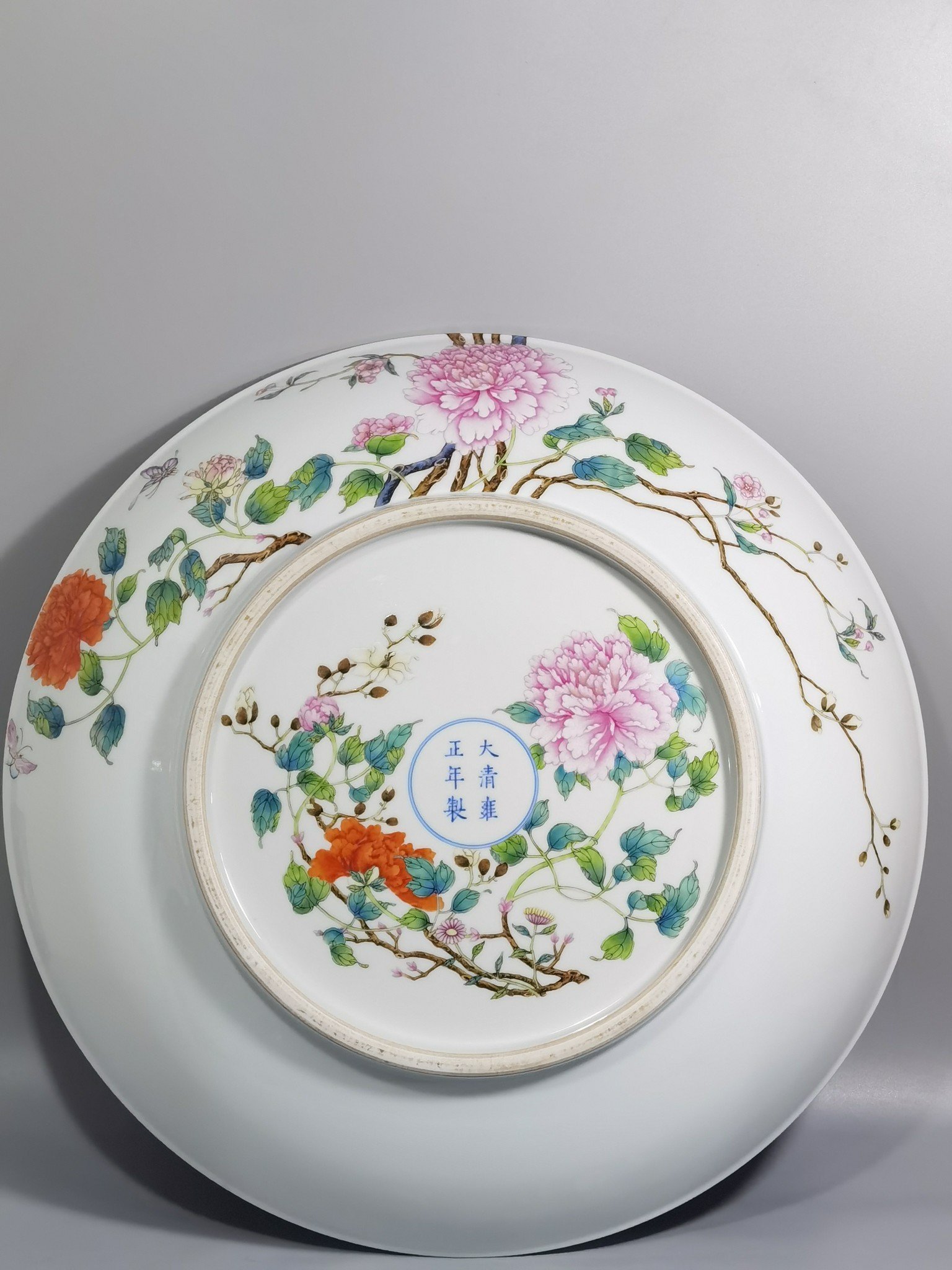 Qing Dynasty Yongzheng pastel pink butterfly and peony flowers large plate
