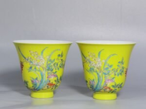 Qing Dynasty Yongzheng yellow ground pastel narcissus bell cup