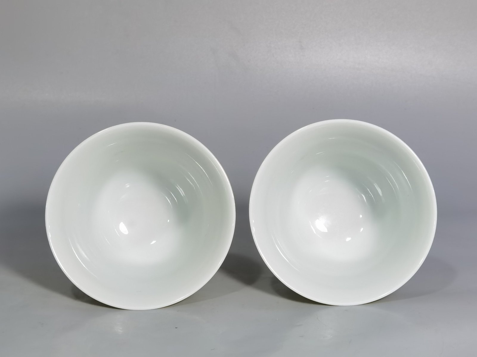 Qing Dynasty Yongzheng yellow ground pastel narcissus bell cup