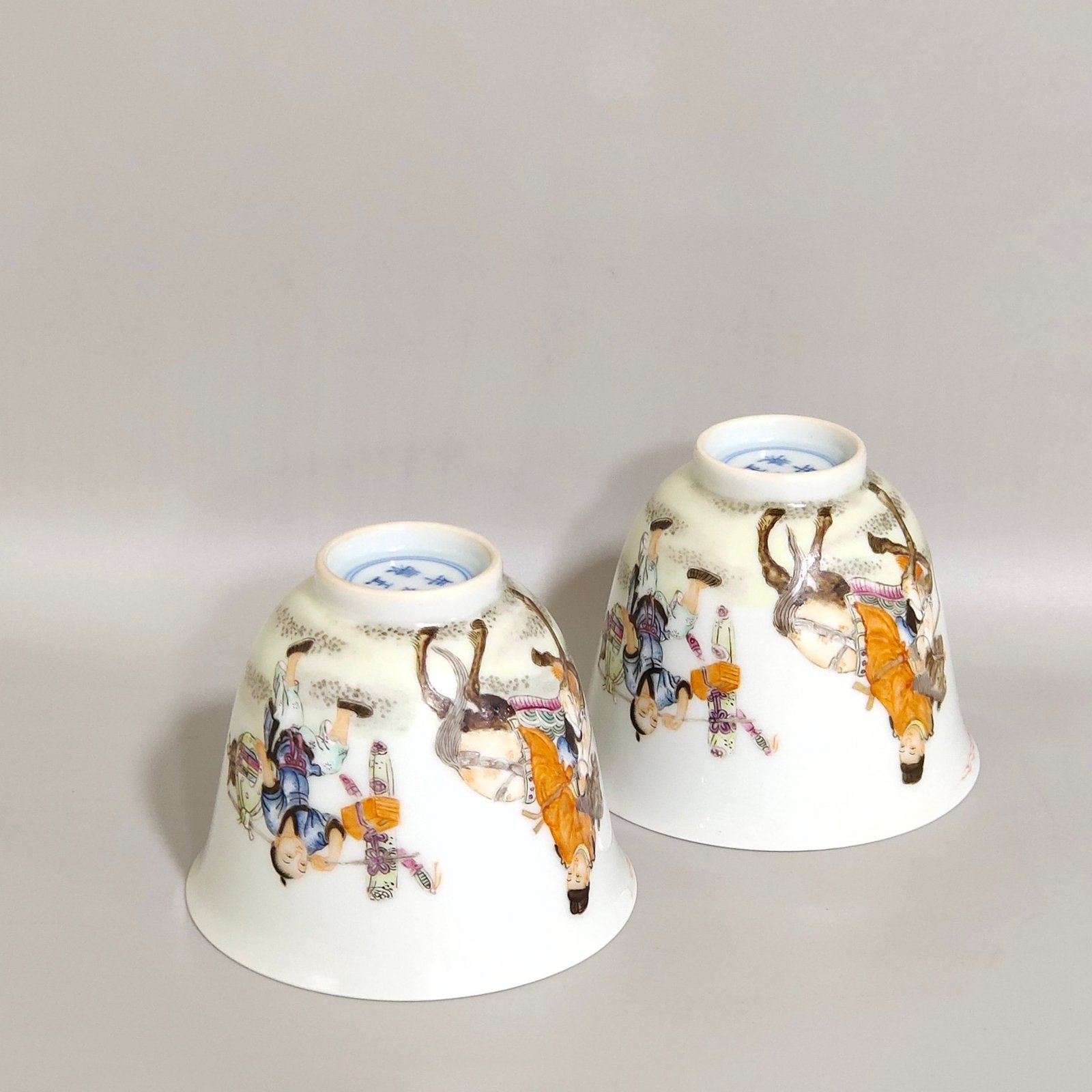 Qing Dynasty Yongzheng character story cup