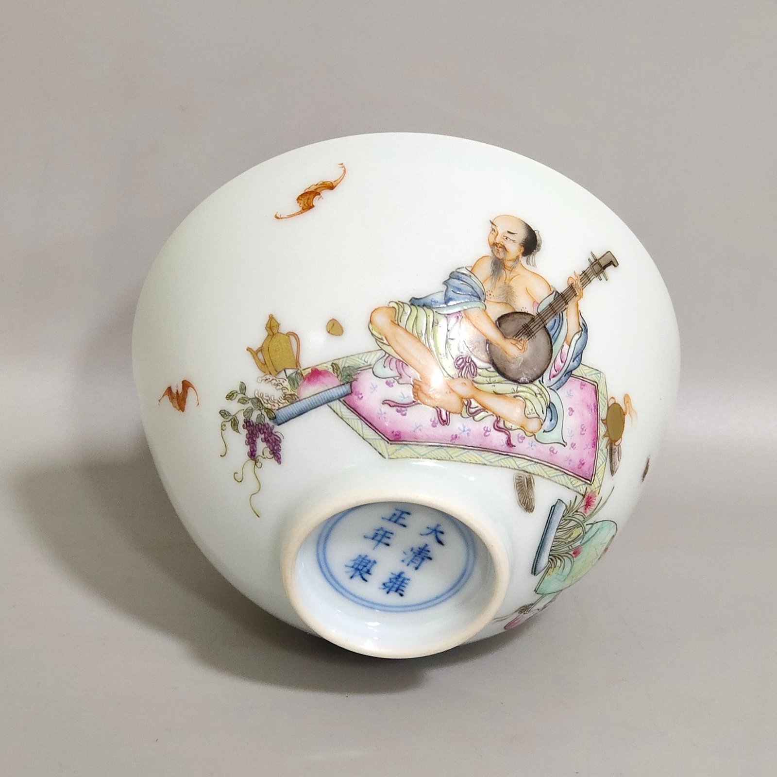 Qing Dynasty Yongzheng character story poem cup