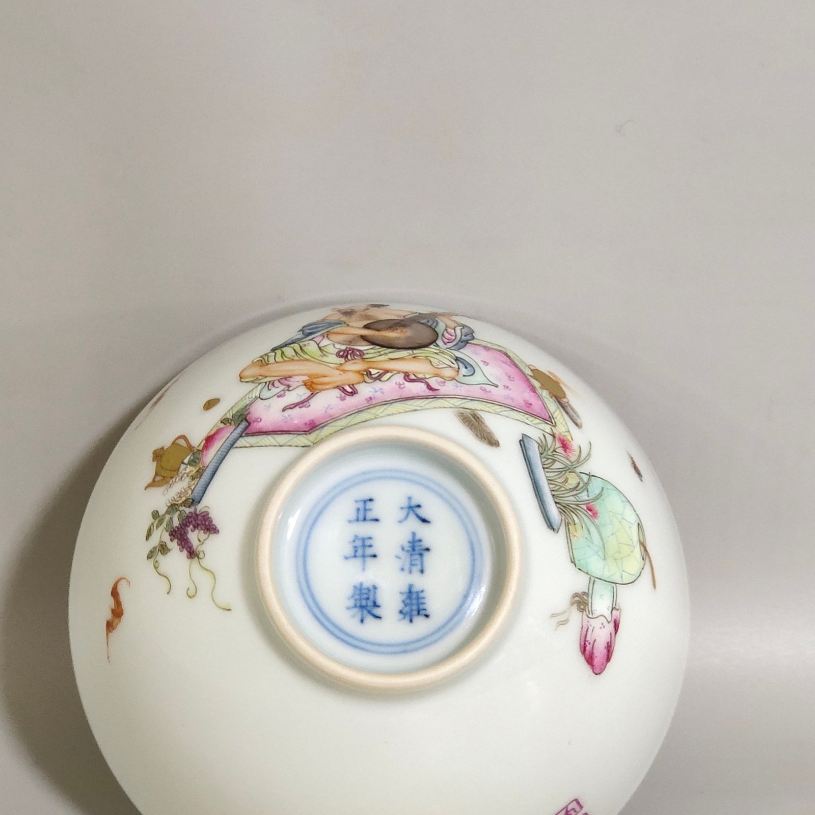 Qing Dynasty Yongzheng character story poem cup