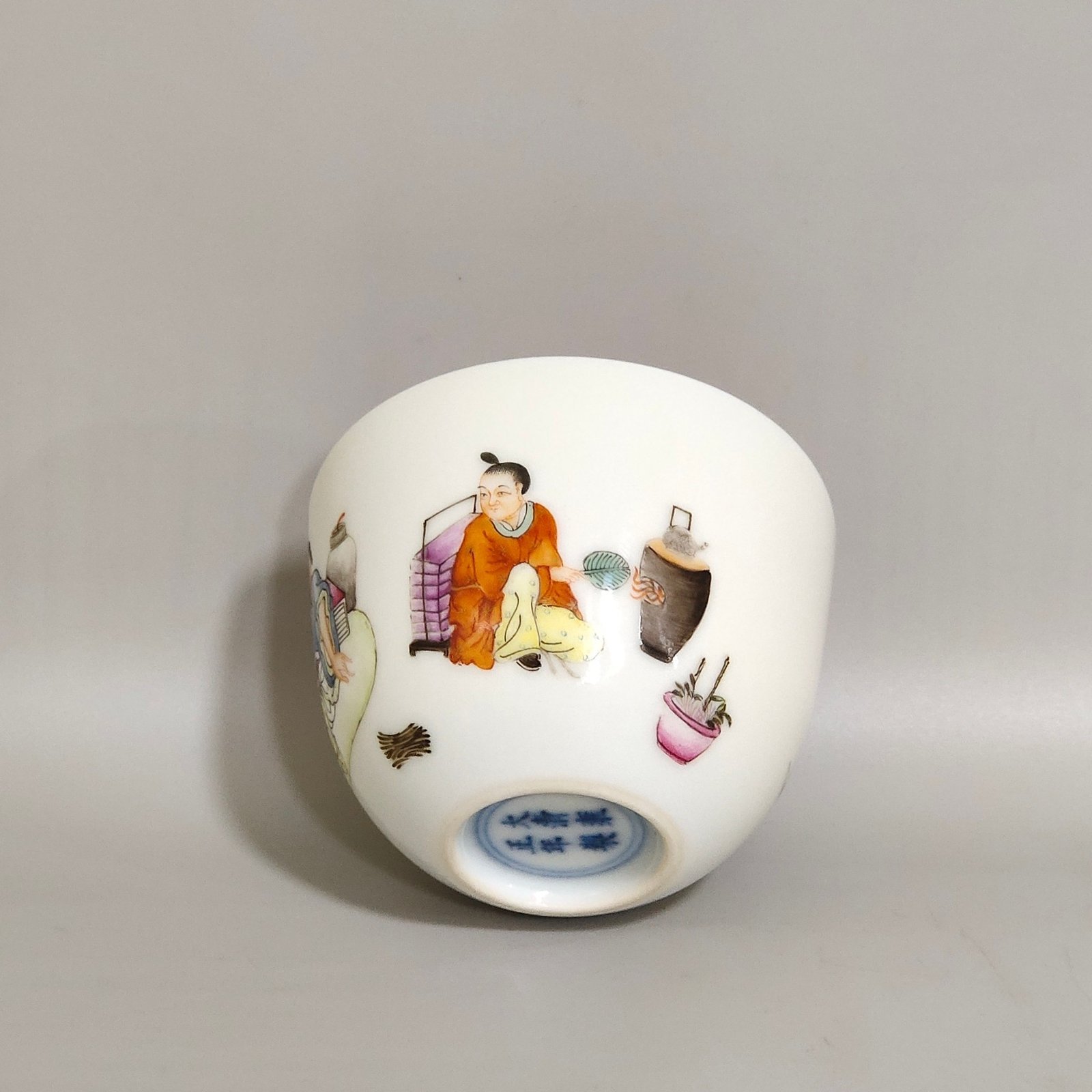 Qing Dynasty Yongzheng figure Gao Shitu cup