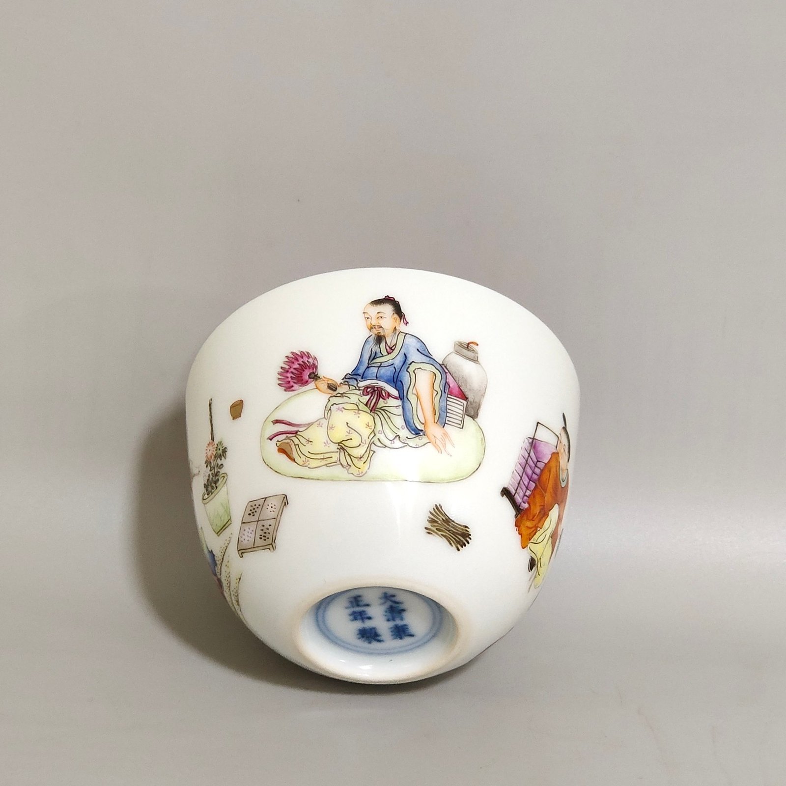 Qing Dynasty Yongzheng figure Gao Shitu cup