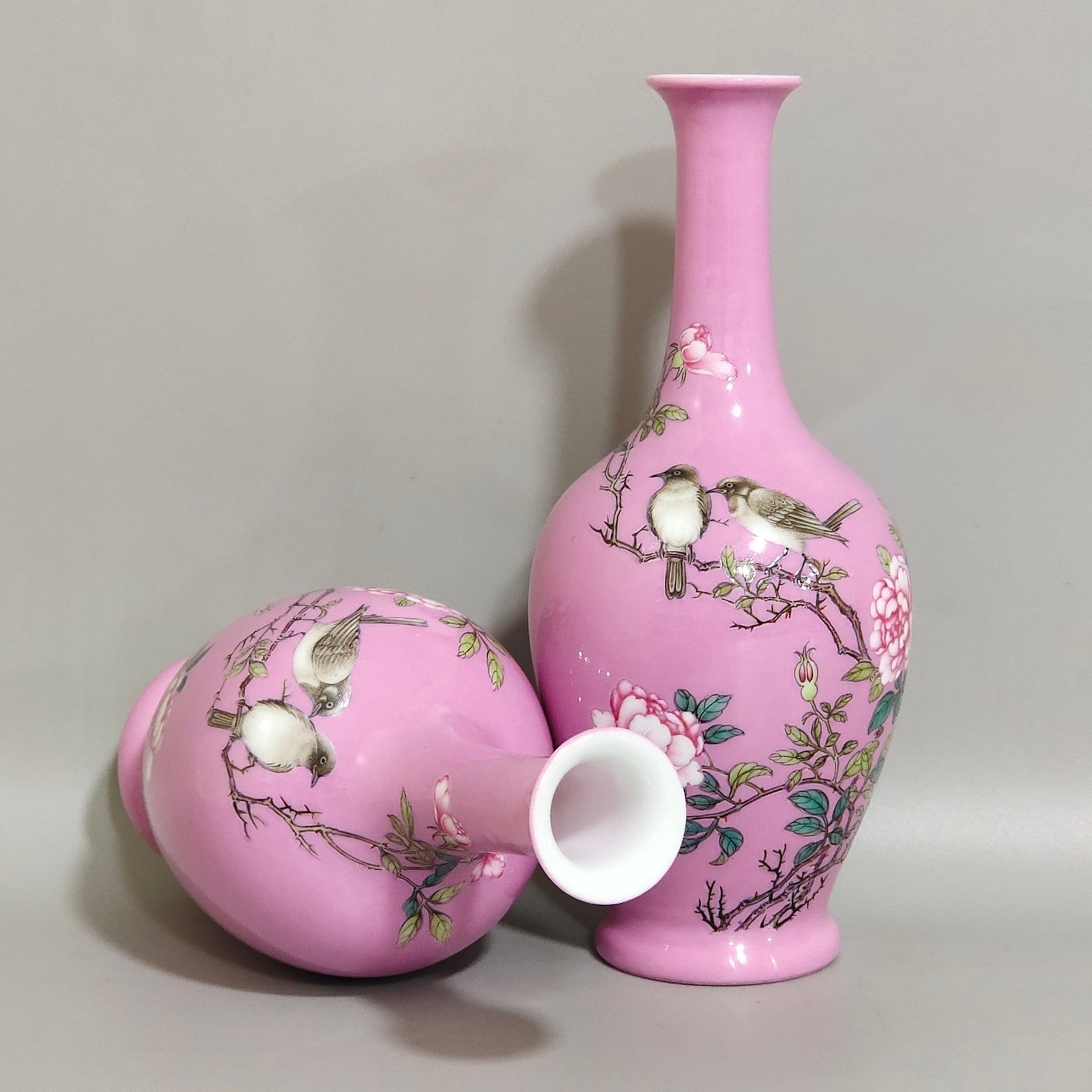 Qing Dynasty Yongzheng rouge pink flower and bird vase