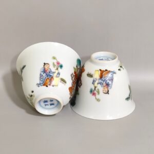 Qing Dynasty Yongzheng character story cup with lotus pattern