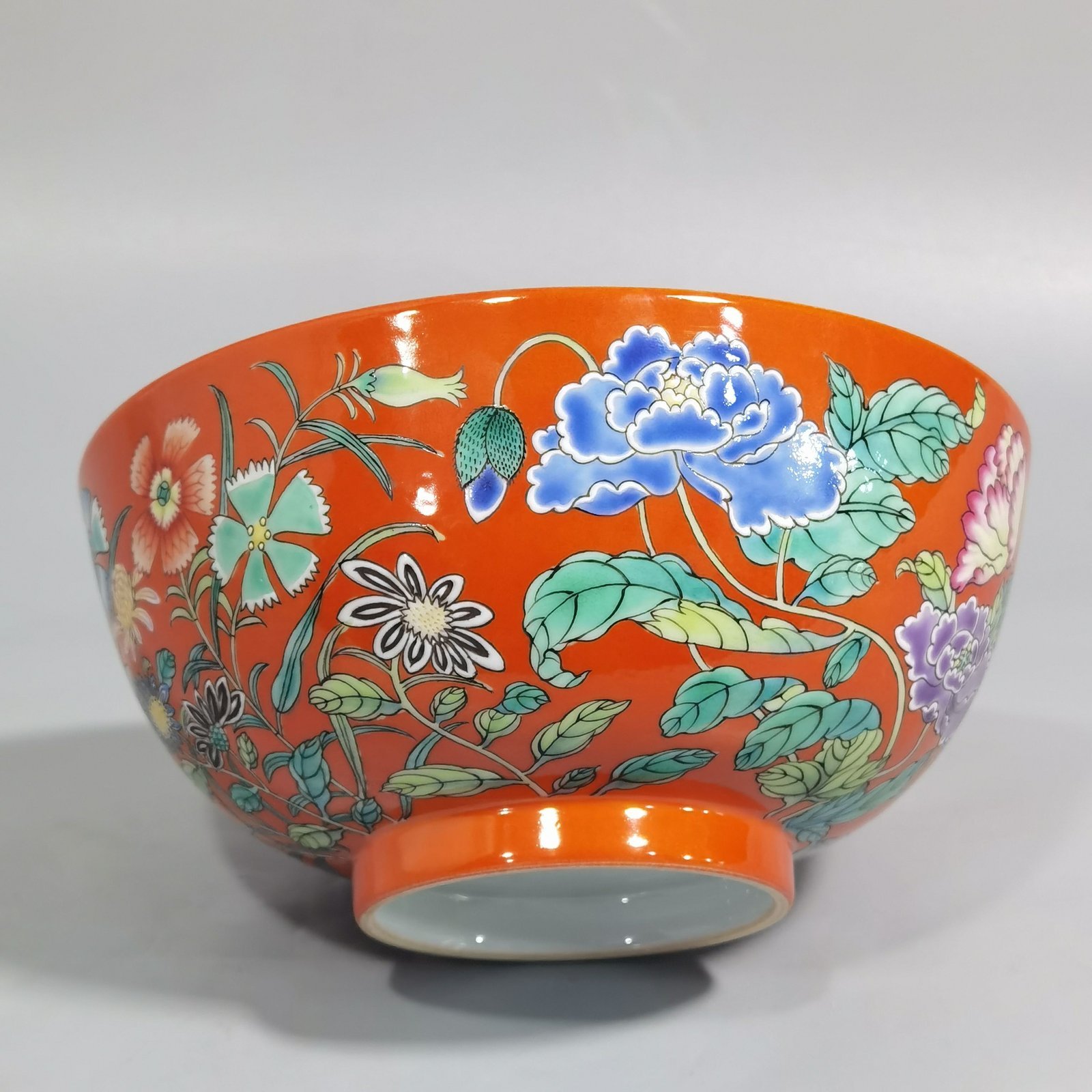 Qing Dynasty Yongzheng imperial flower bowl