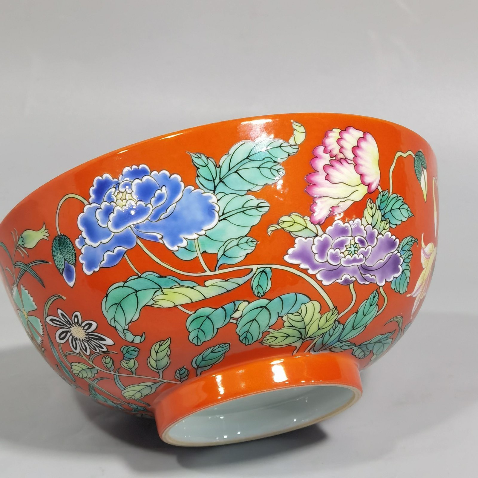 Qing Dynasty Yongzheng imperial flower bowl