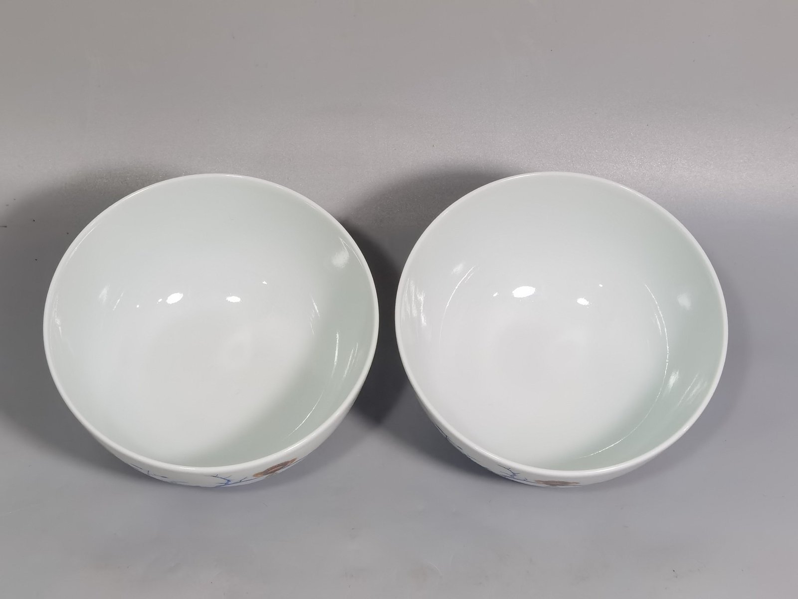 Qing Dynasty Yongzheng pair of enamel bird-patterned bowls
