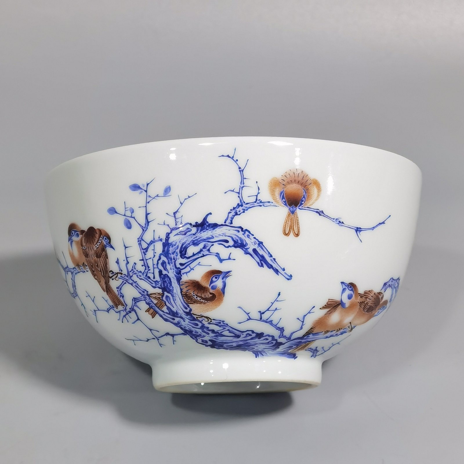 Qing Dynasty Yongzheng pair of enamel bird-patterned bowls
