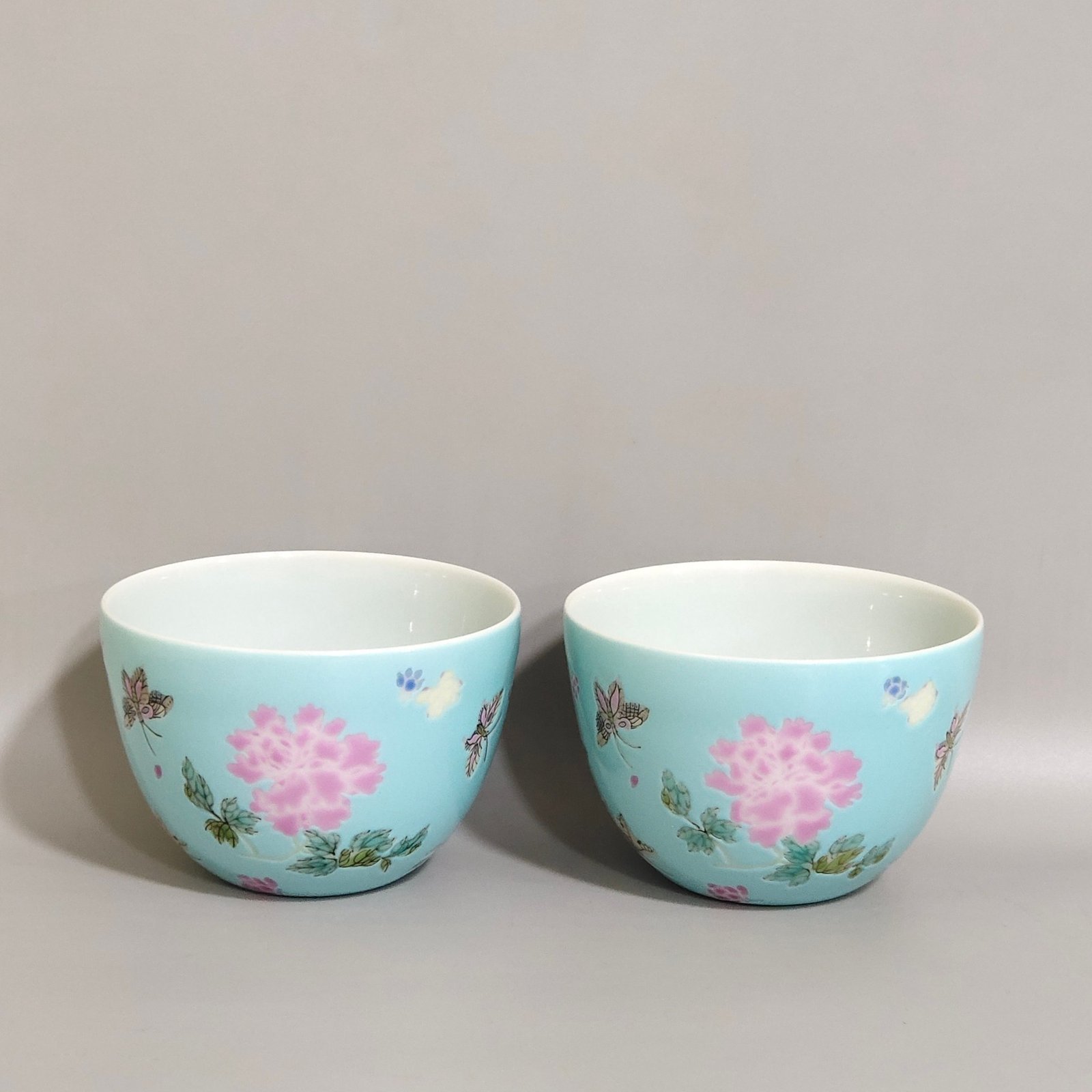 Qing Dynasty Yongzheng turquoise green butterfly flower cup