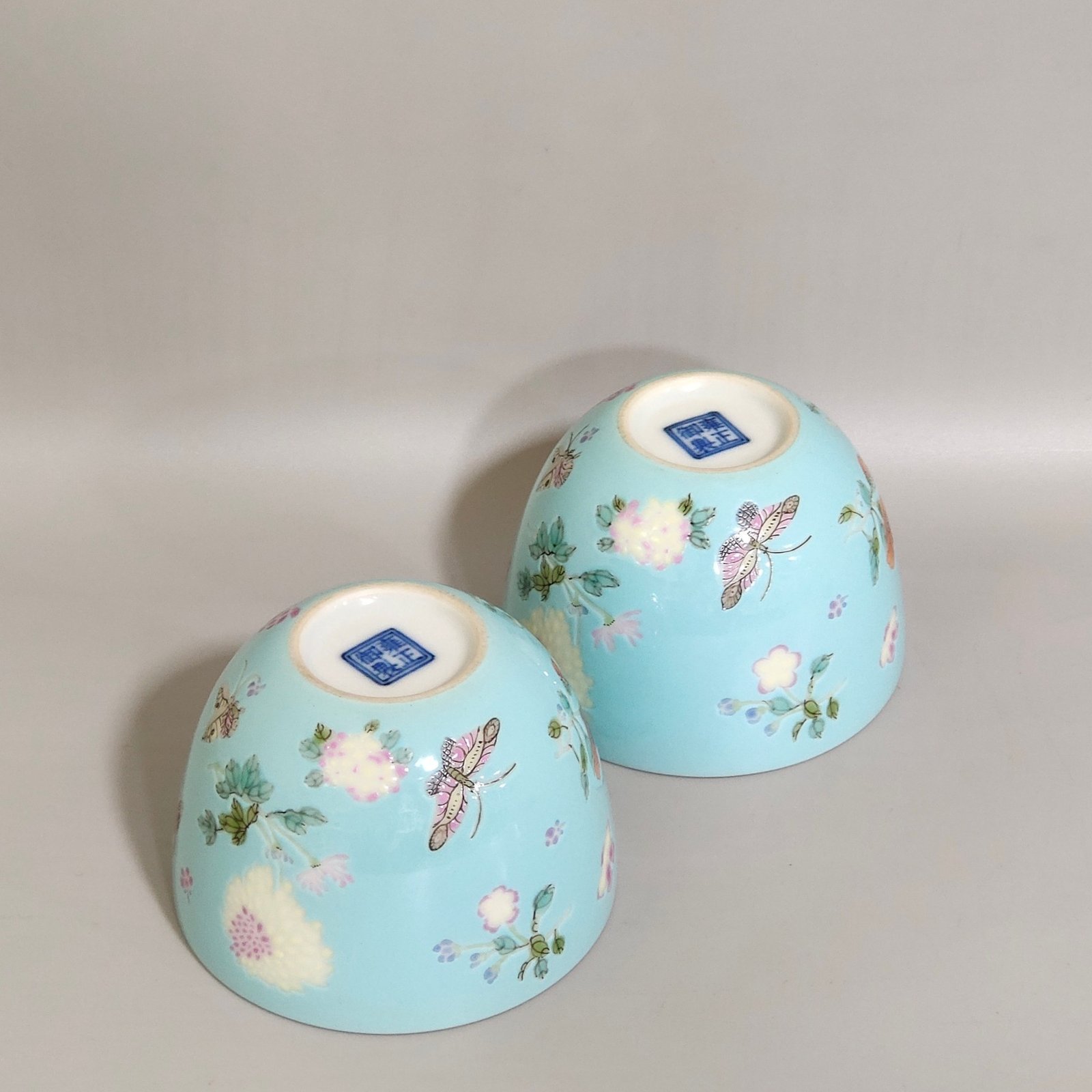 Qing Dynasty Yongzheng turquoise green butterfly flower cup