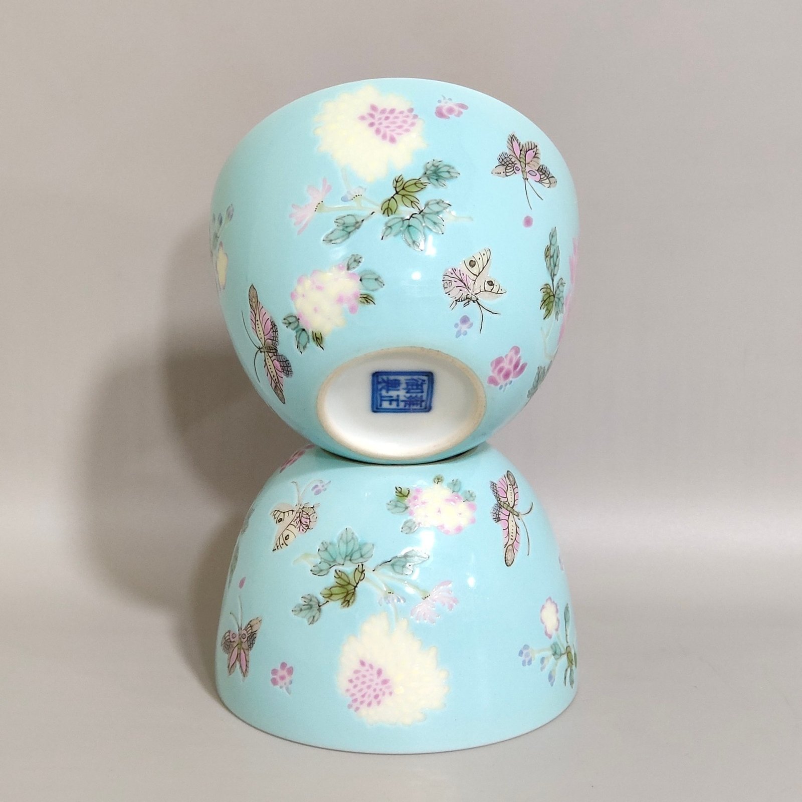 Qing Dynasty Yongzheng turquoise green butterfly flower cup