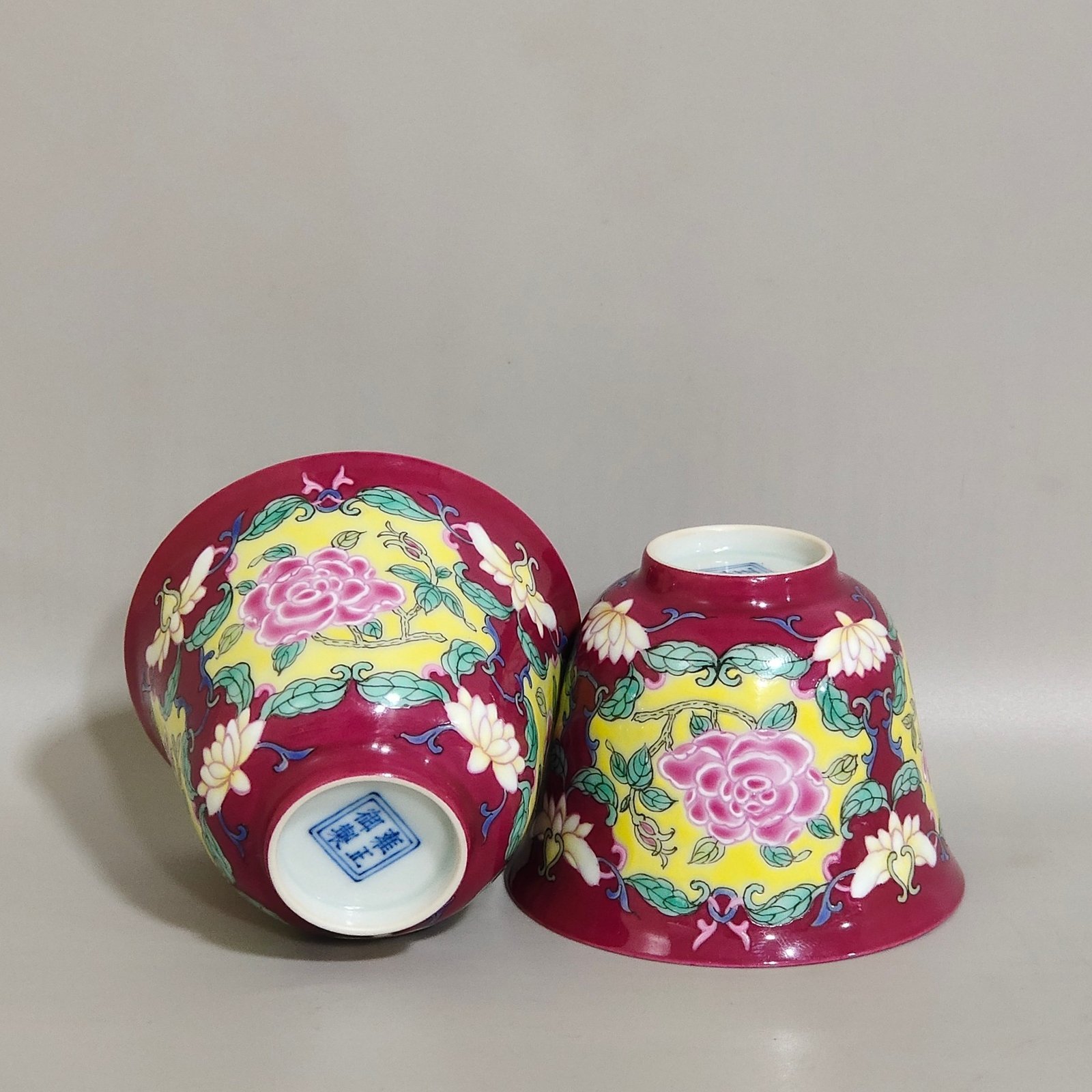 Qing Dynasty Yongzheng rouge-red Yangcai consecrated rose pattern cup