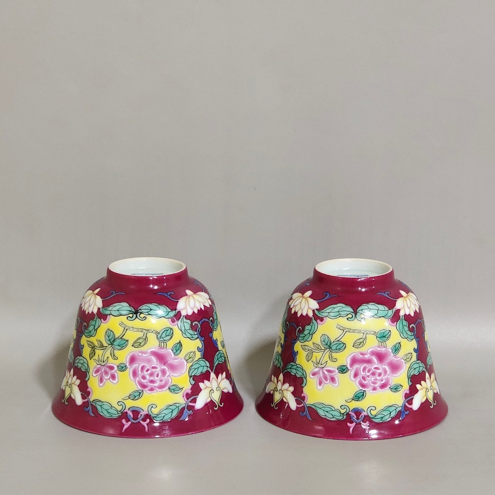 Qing Dynasty Yongzheng rouge-red Yangcai consecrated rose pattern cup