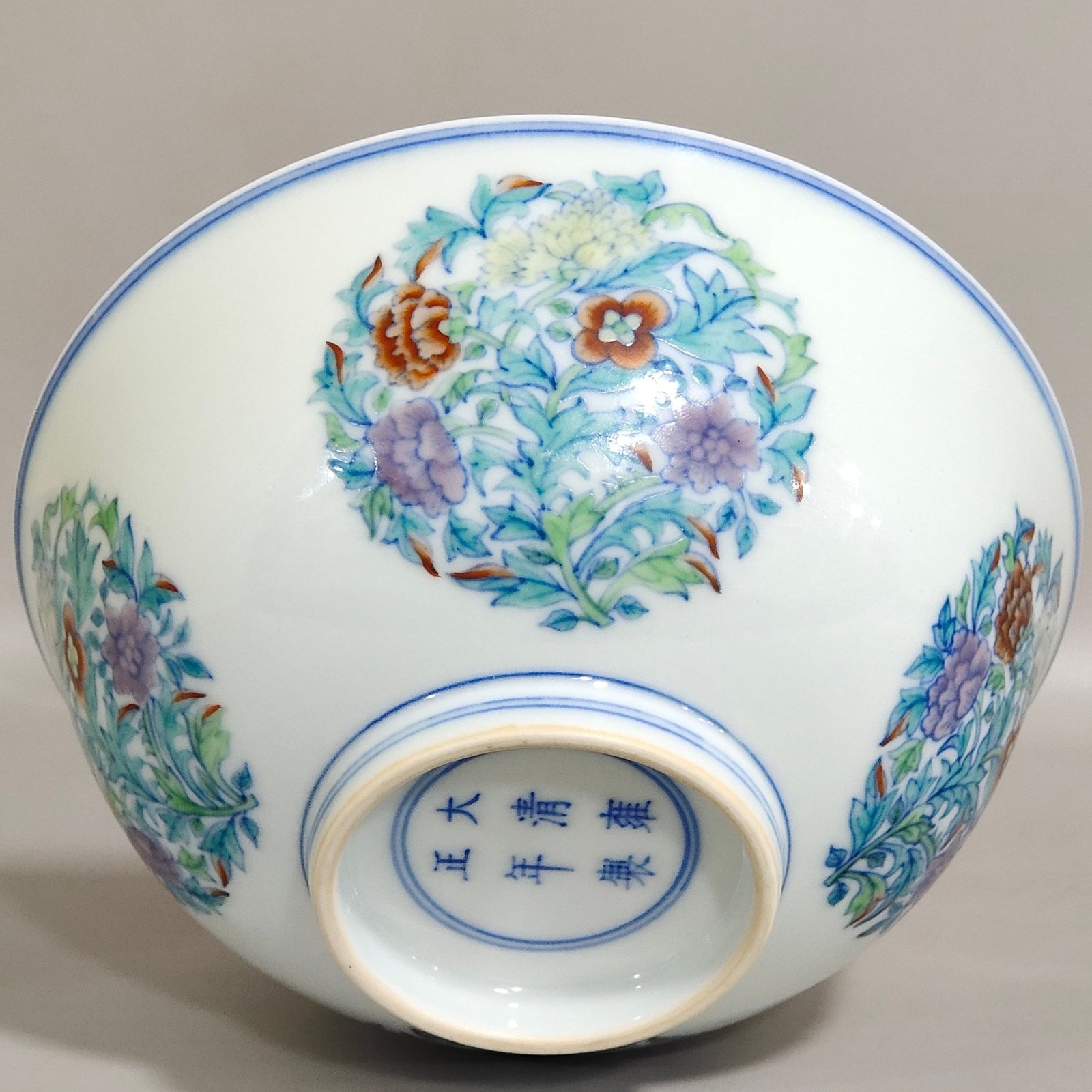 Qing Dynasty Yongzheng Doucai Tuan flower bowl