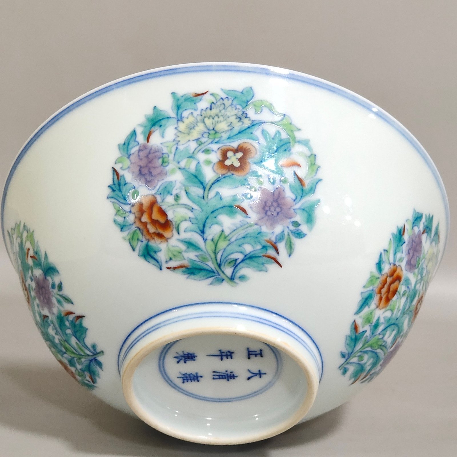 Qing Dynasty Yongzheng Doucai Tuan flower bowl