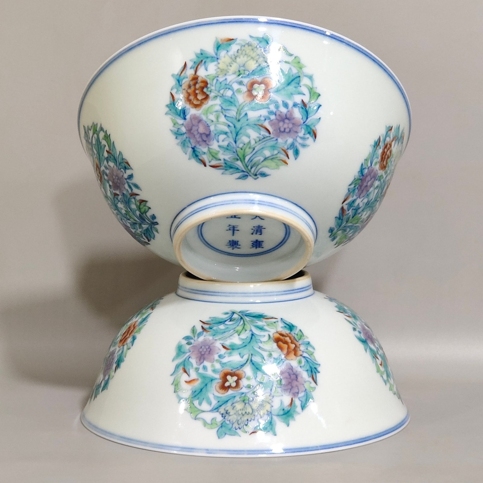 Qing Dynasty Yongzheng Doucai Tuan flower bowl