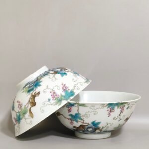 Qing Dynasty Yongzheng squirrel grape bowl